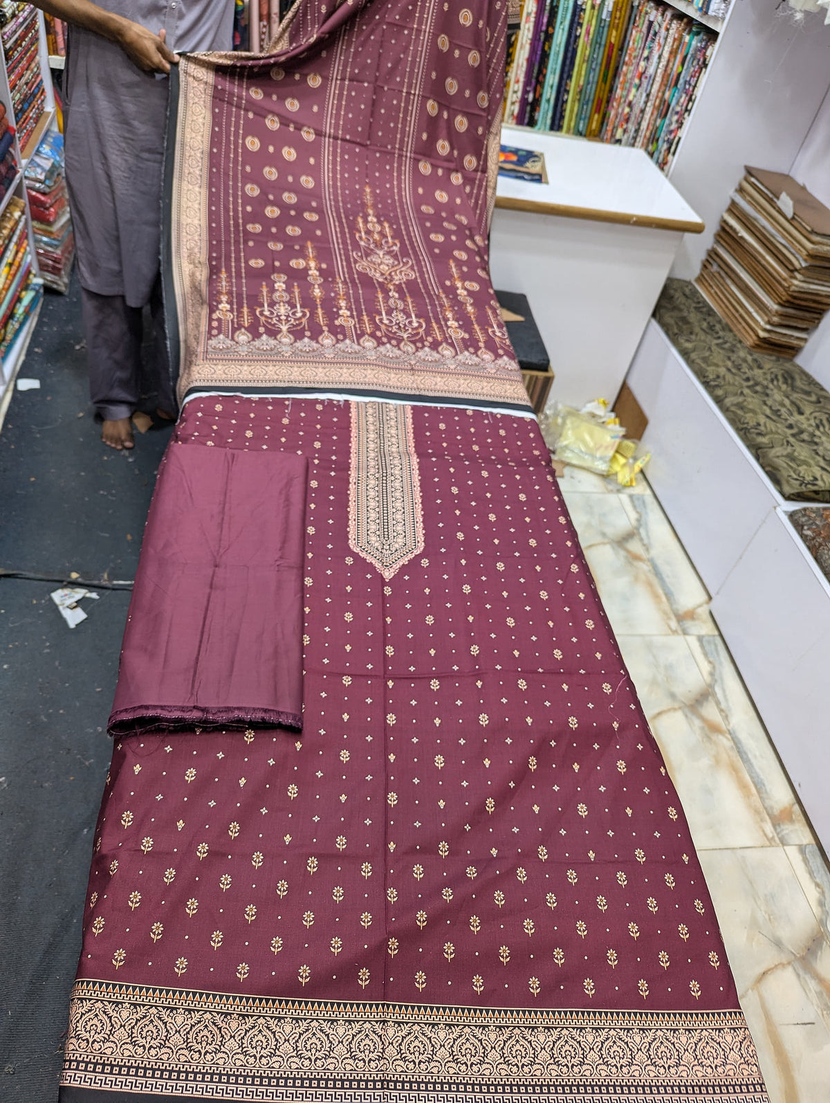 Bin Saeed Linen Printed 3 Piece Suit | Pakistani Winter Collection - 003 - View 2