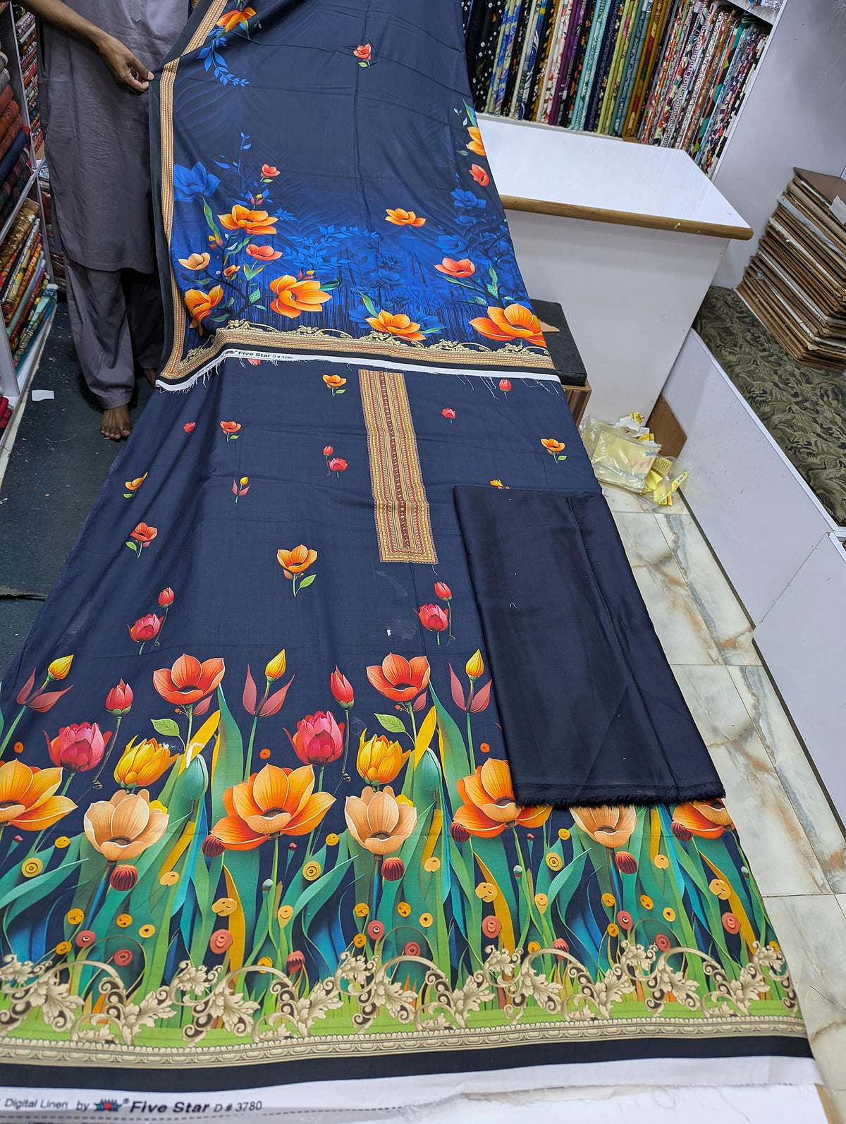 Bin Saeed Linen Printed 3 Piece Suit | Pakistani Winter Collection - 014 - View 2