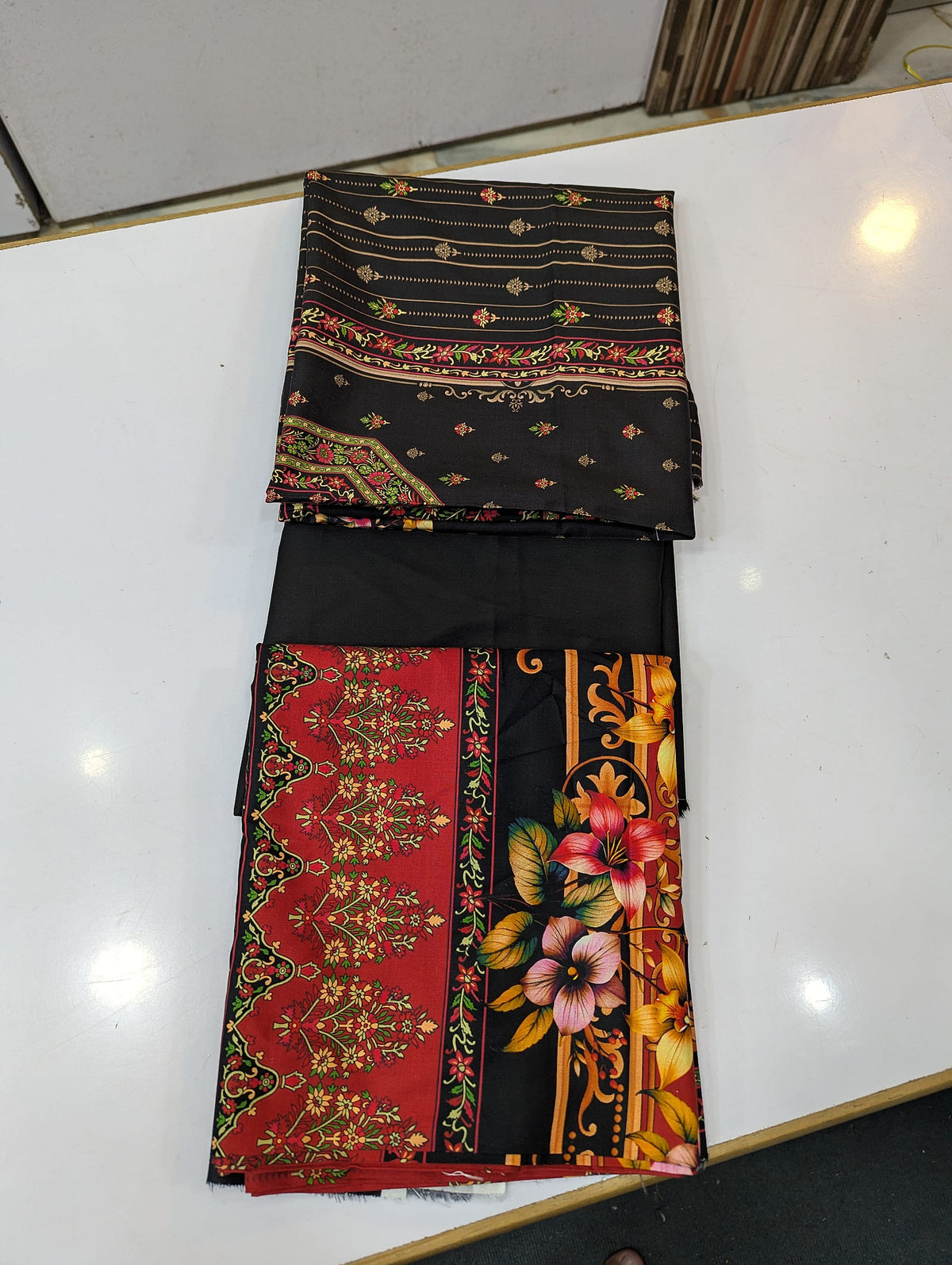 Bin Saeed Linen Printed 3 Piece Suit | Pakistani Winter Collection - 019 - View 1