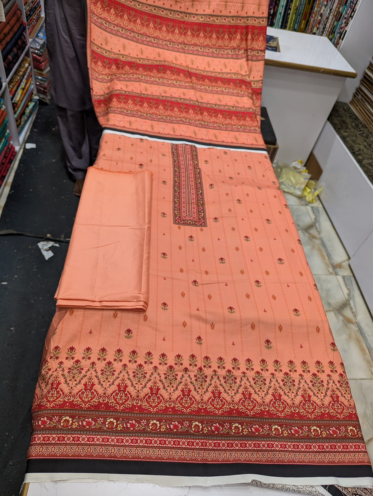 Bin Saeed Linen Printed 3 Piece Suit | Pakistani Winter Collection - 020 - View 2