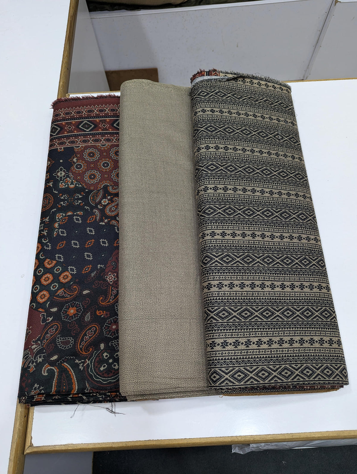 Five Star Premium Dhanak Printed 3 Piece Suit for Women | Winter Unstitched Collection - 004 - View 2