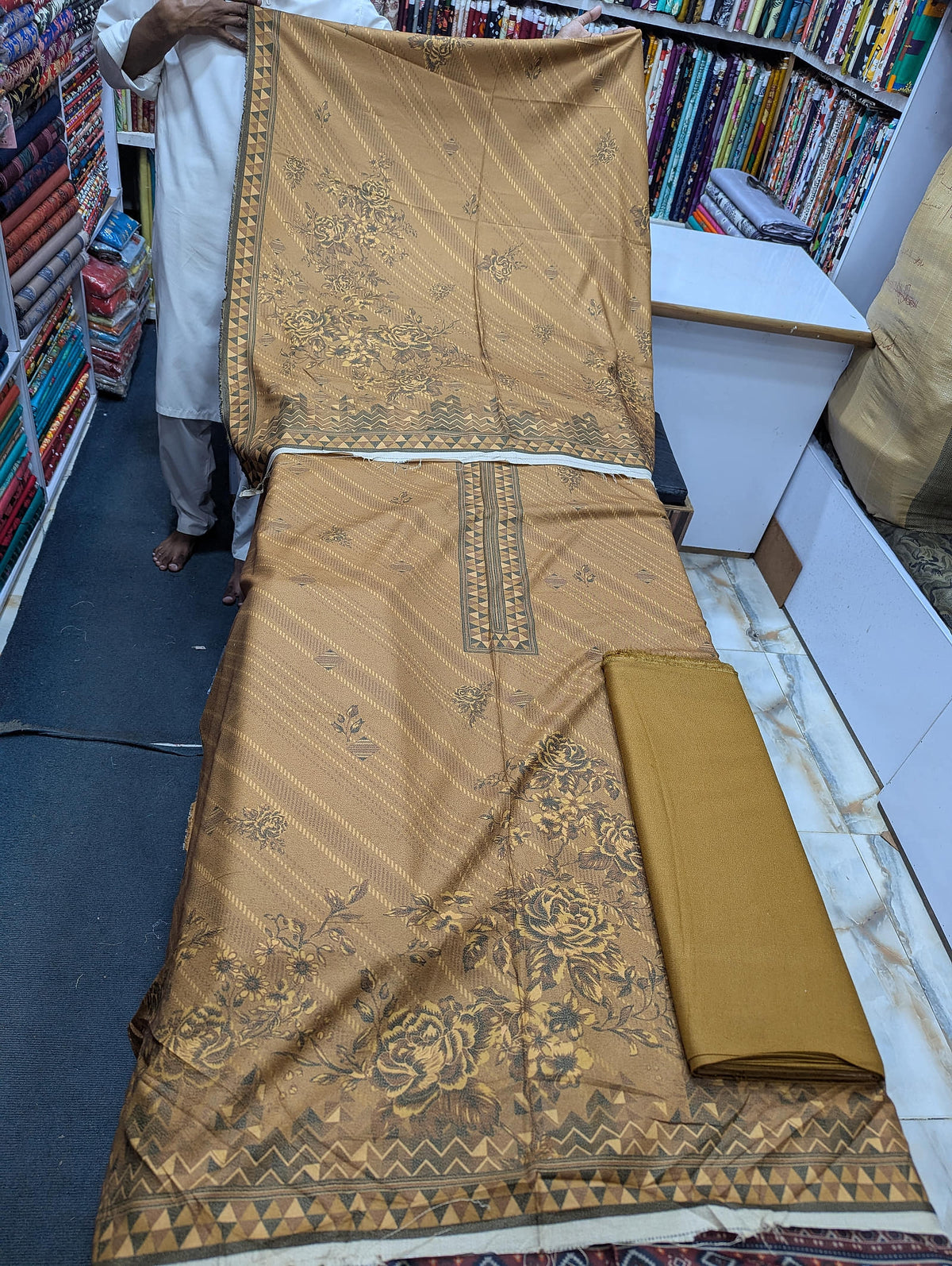 Five Star Premium Dhanak Printed 3 Piece Suit for Women | Winter Unstitched Collection - 006 - View 1
