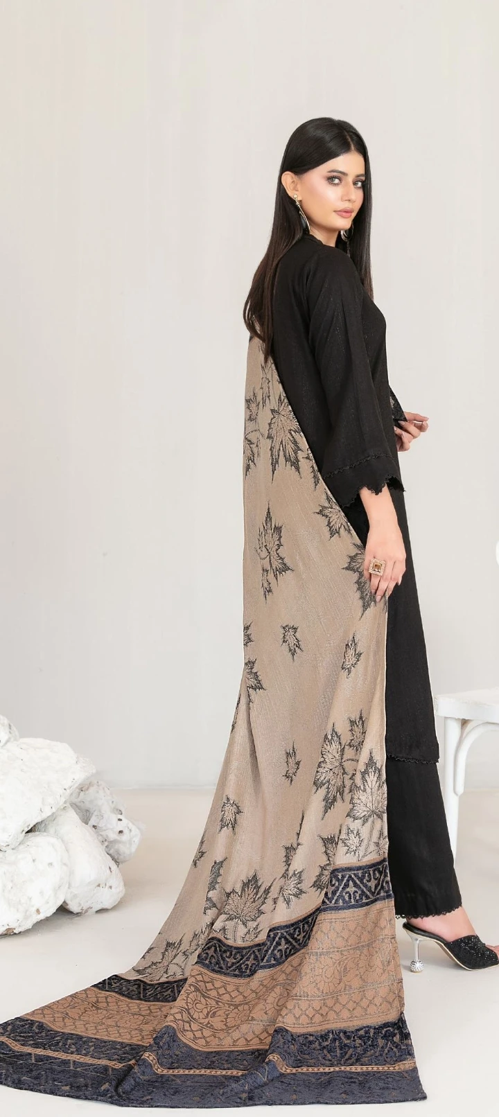 Farhin Black - Image 2