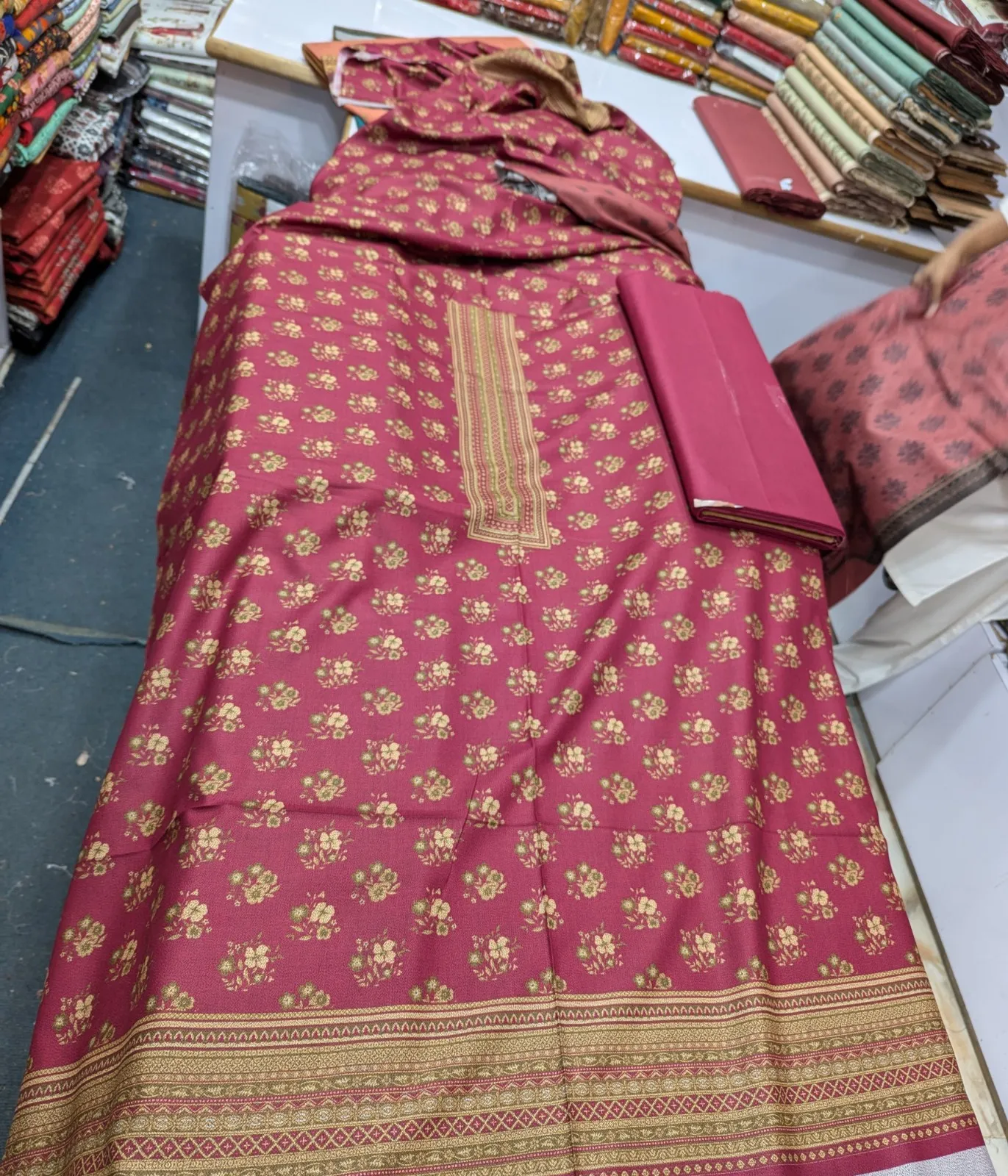 shoking printed 2pcs - Image 2