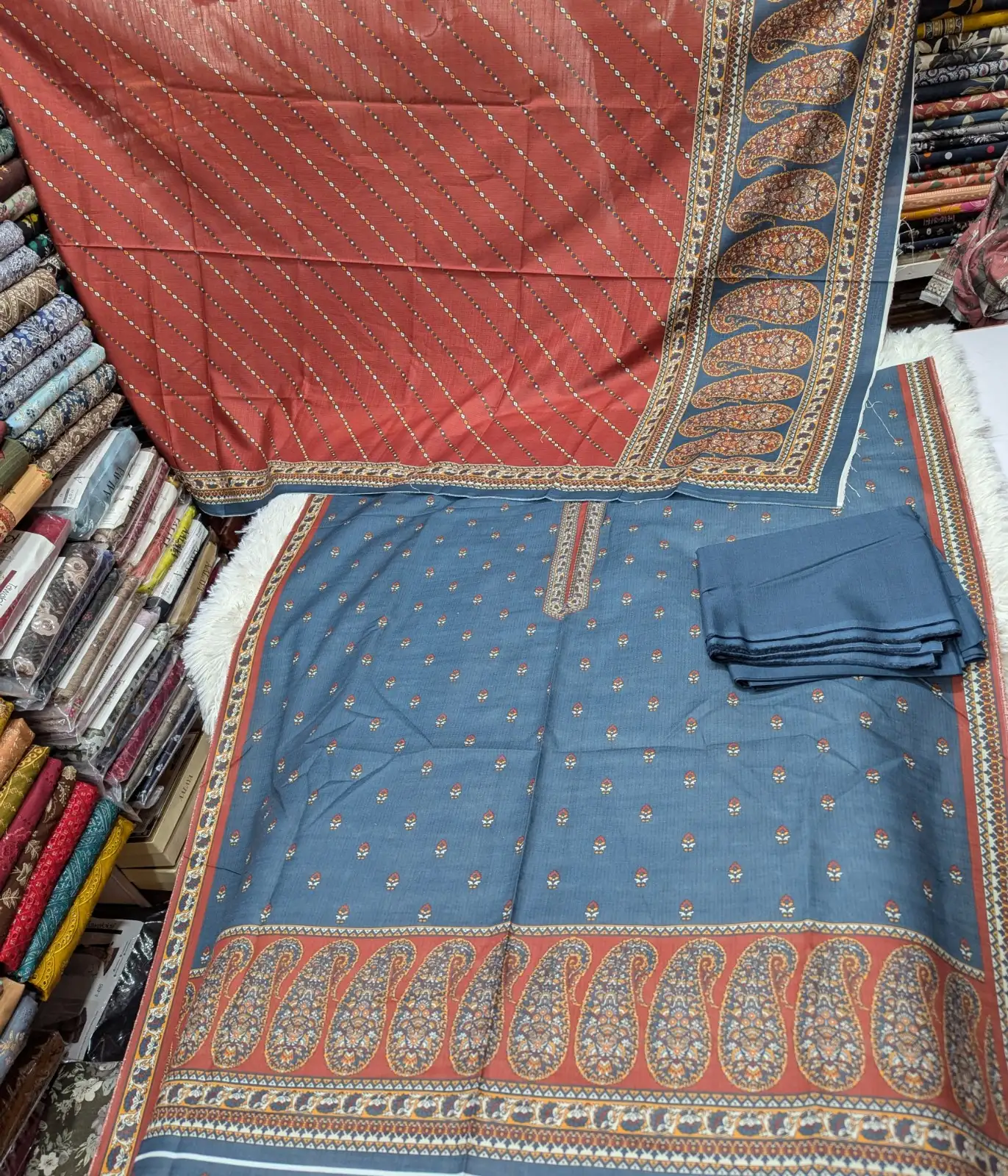 khaddar printed red - Image 2